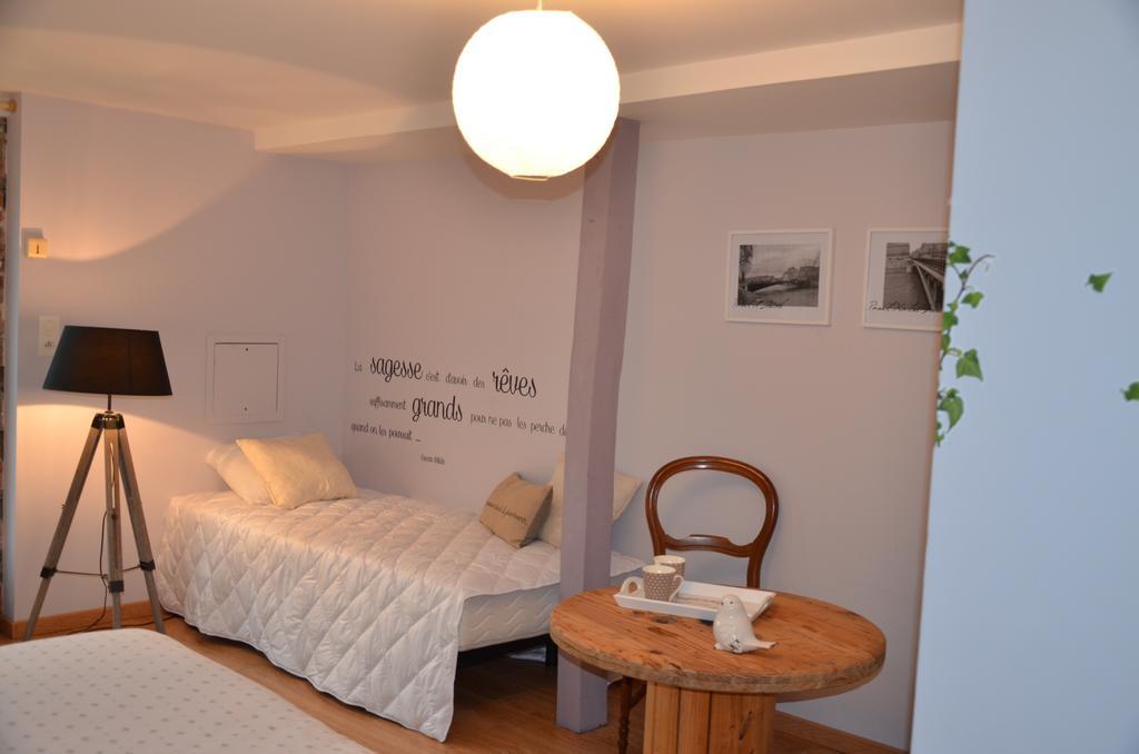 Bed and Breakfast L'Arbre D'Alais Saint-Fulgent Номер фото