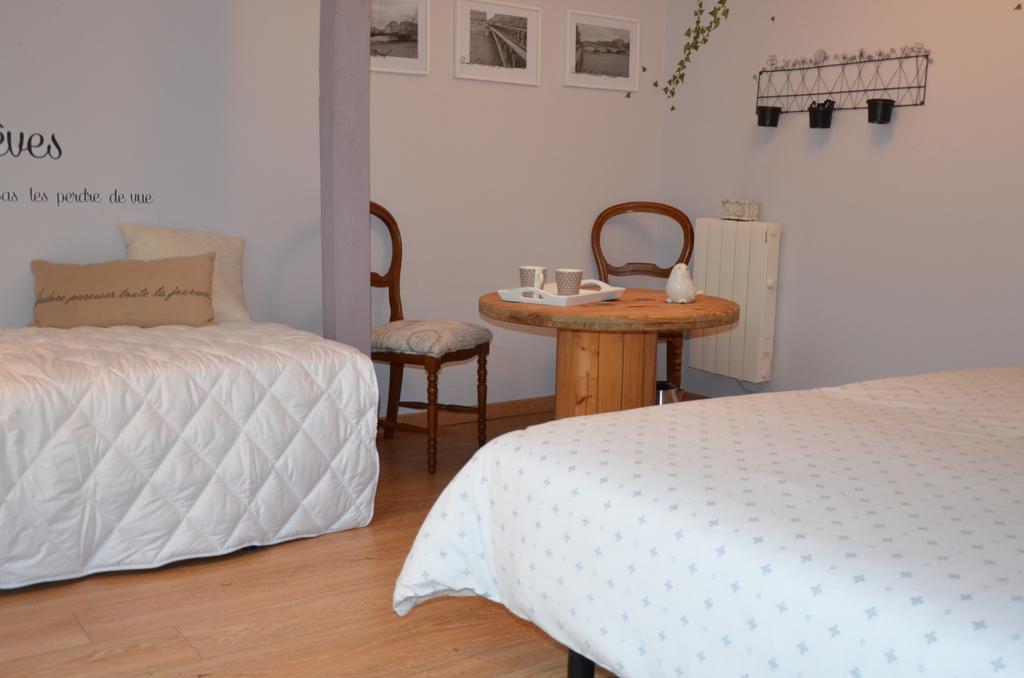 Bed and Breakfast L'Arbre D'Alais Saint-Fulgent Номер фото